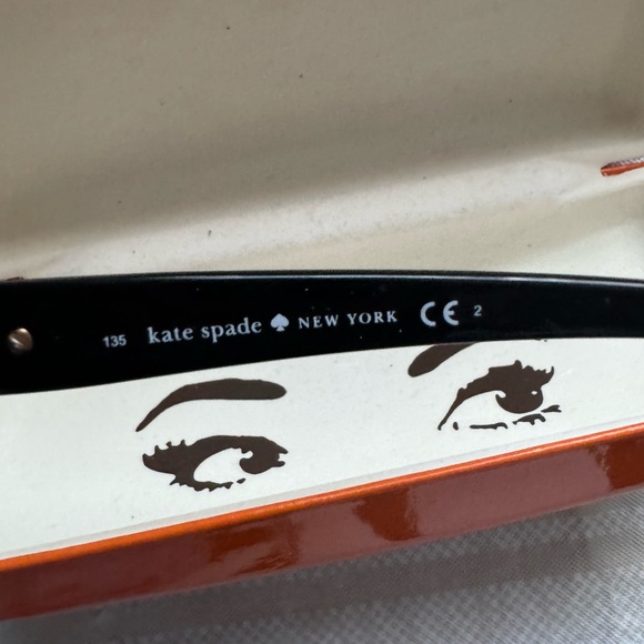 Like new Kate Spade Sunnies - Picture 3 of 4